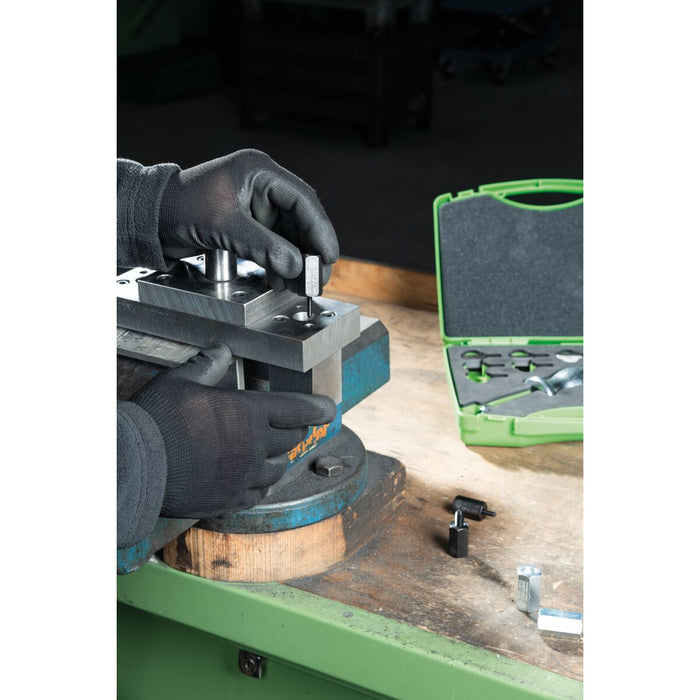 V2H96428EE481F3937DFEBBCC5D8E565B50R7380830P6