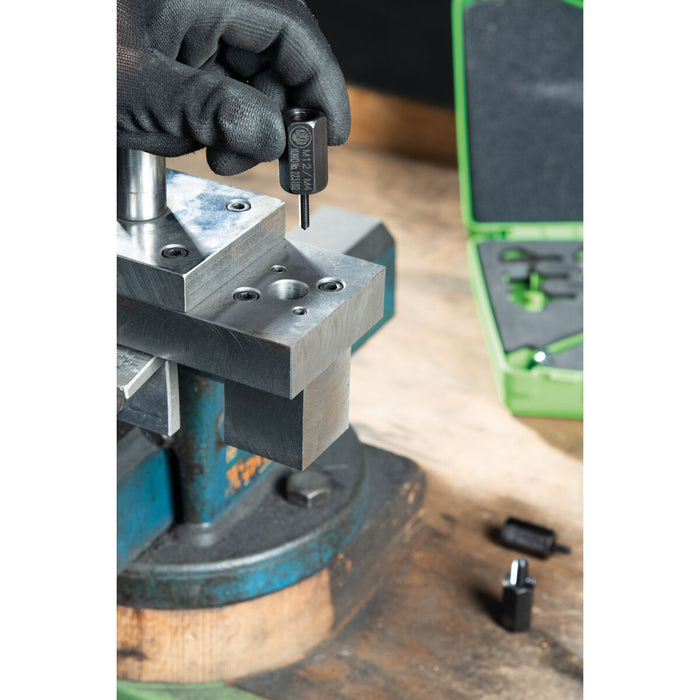 V2H37B57AE4868A8173C4B3085E62D940B9R7380833P7