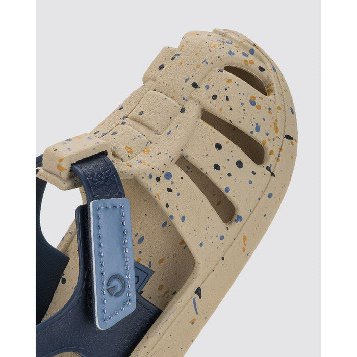 V6H571449493C4D14AE8E7DF5E5095F779FR6610206P7